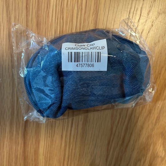 Parke Claw Clip Crimson Red NWT - Picture 4 of 9